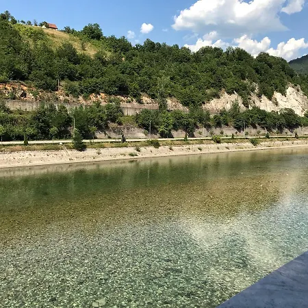 & Ostello